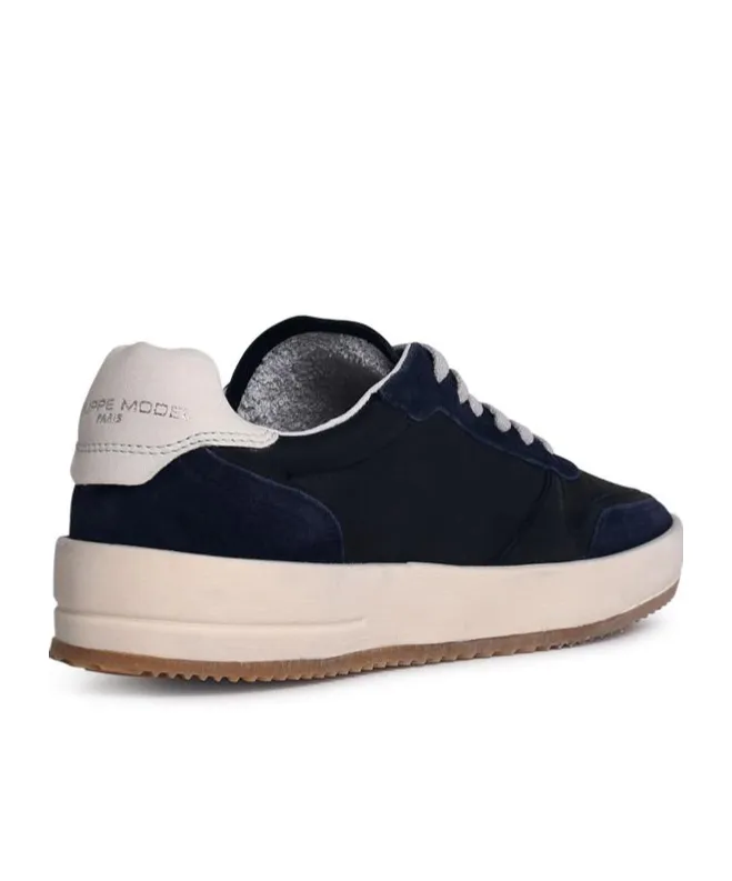 Nice Low-Top Sneakers