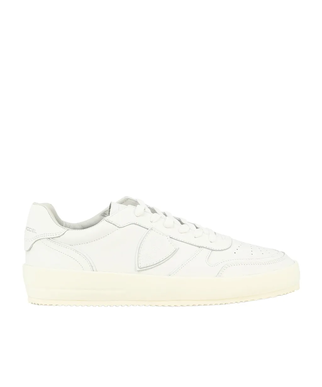 Nice Logo Patch Low-Top Sneakers