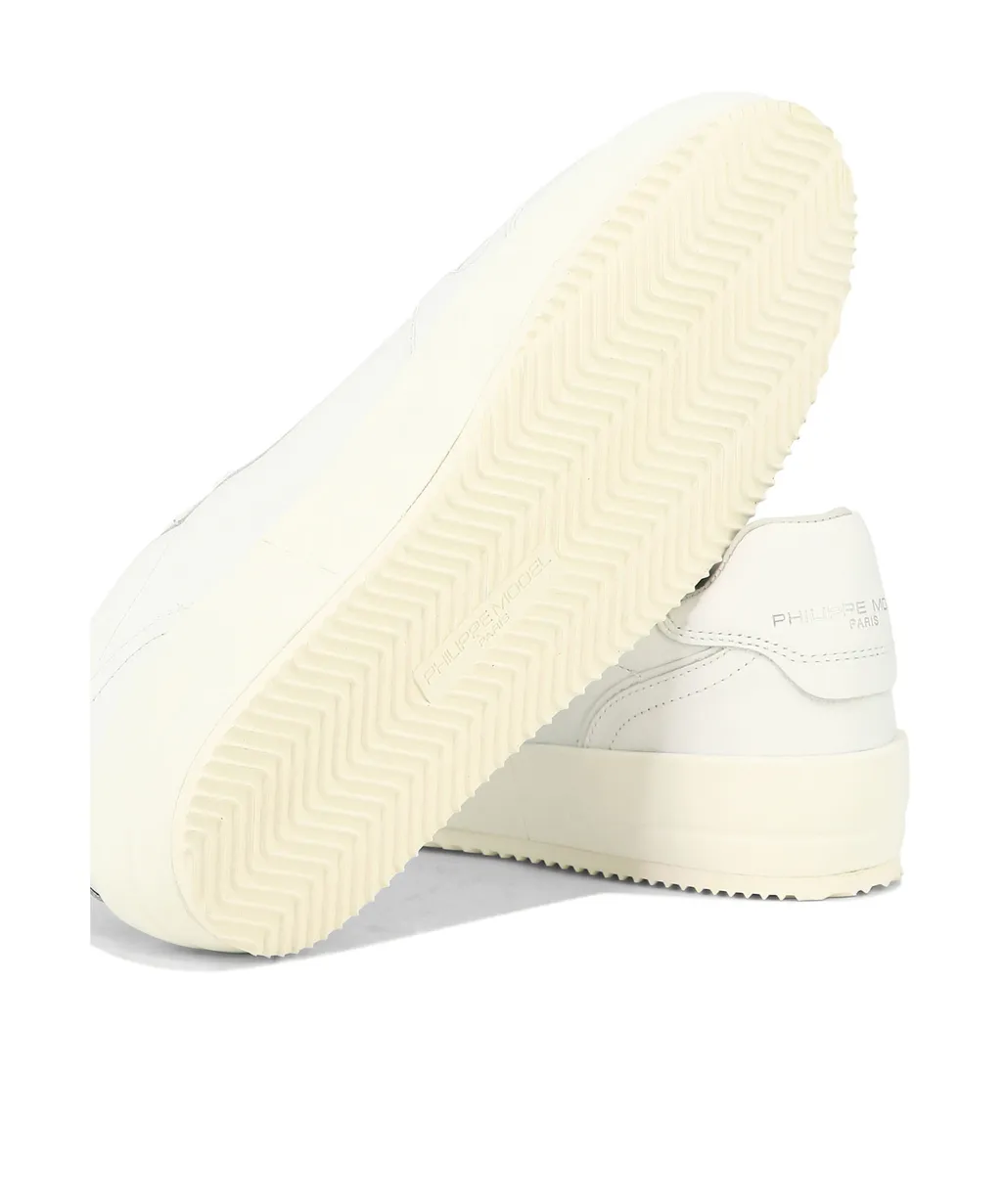 Nice Logo Patch Low-Top Sneakers