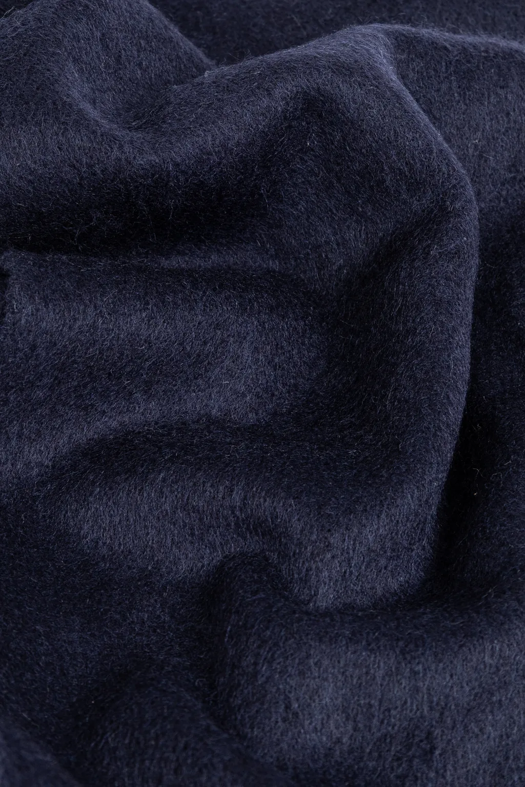 Logo Patch Fringed-Edge Scarf