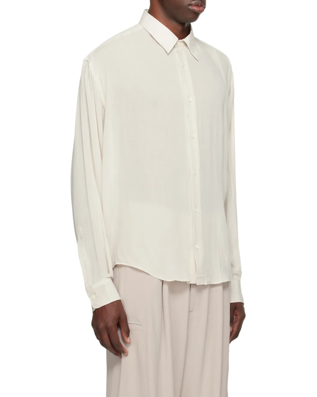 Long-Sleeved Buttoned Shirt