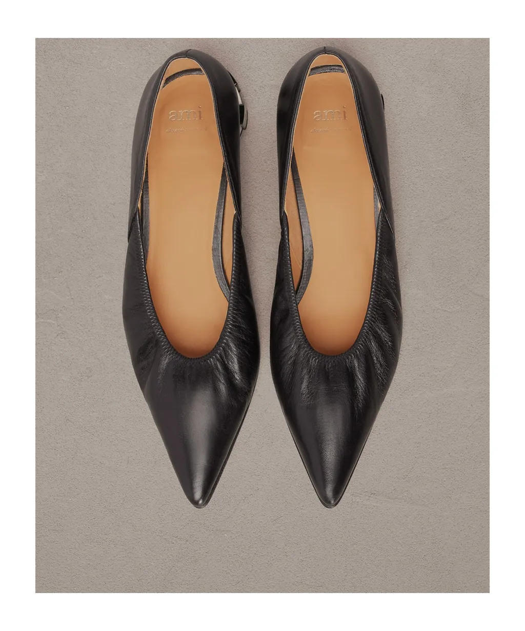 Pointed Pleated Low-Heeled Shoes
