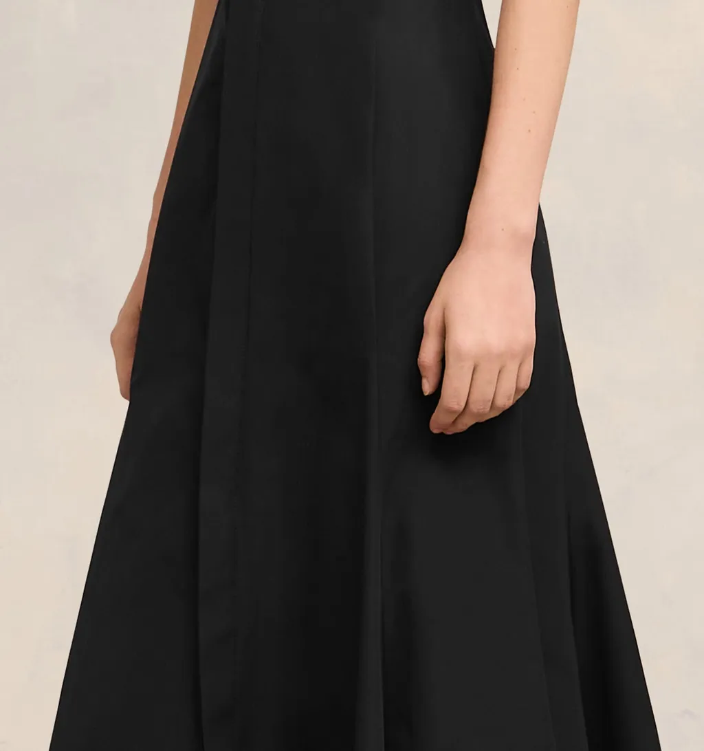 Mid-Sleeved Round-Neck Midi Dress