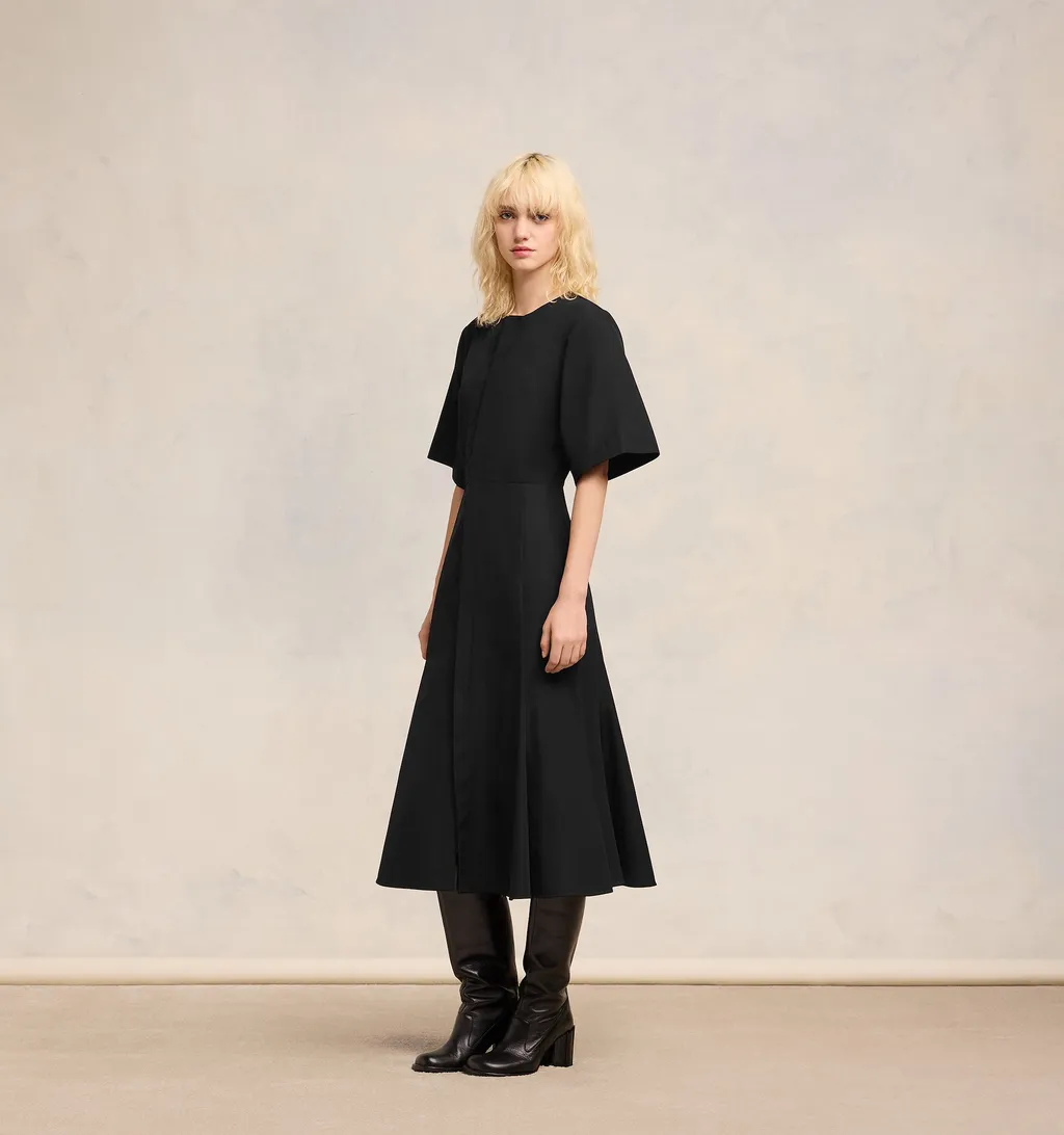 Mid-Sleeved Round-Neck Midi Dress