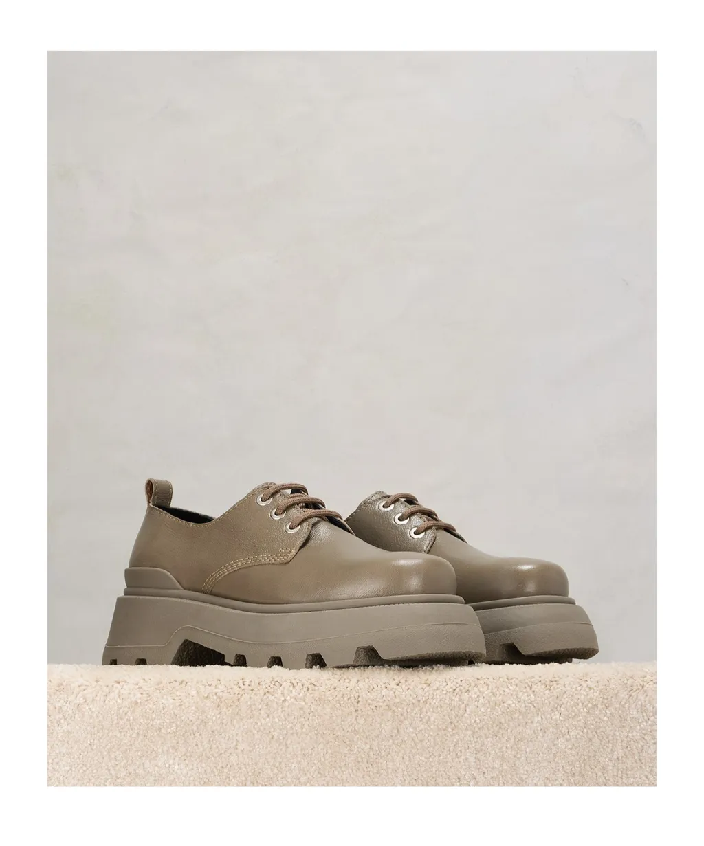Round Head Lace Up Derby Shoes