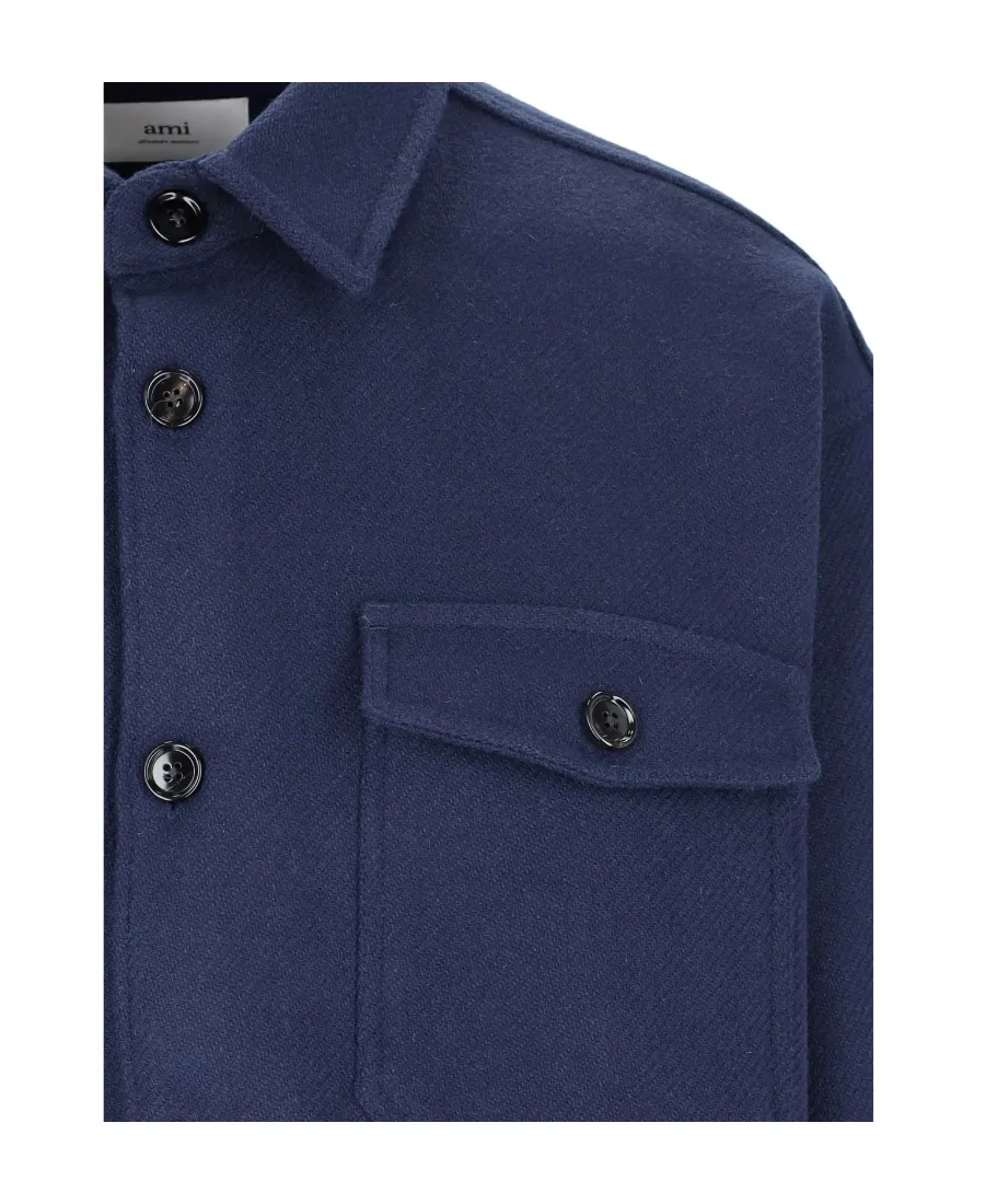 Long-Sleeved Buttoned Shirt
