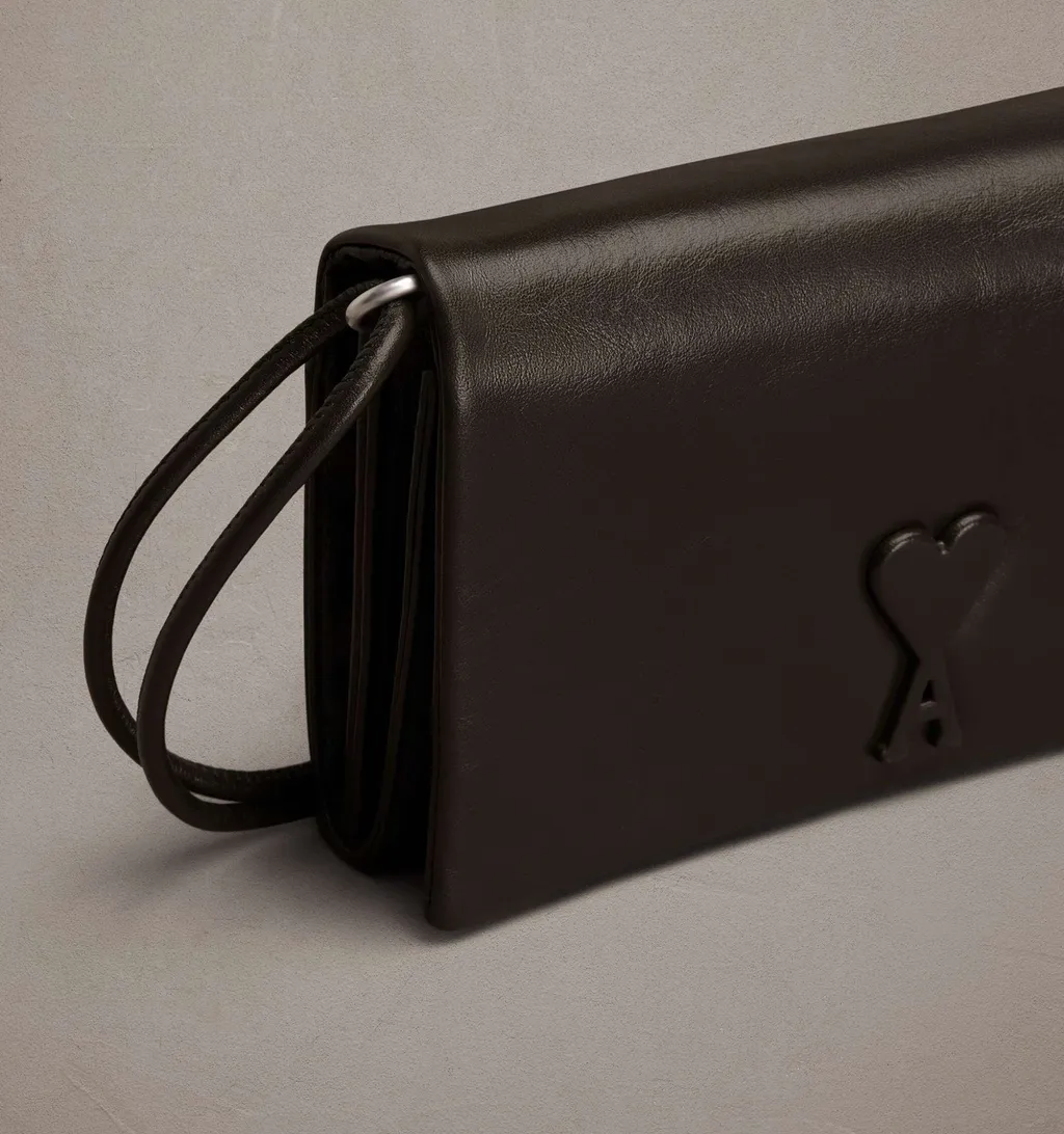 Voulez-Vous Strap Wallet