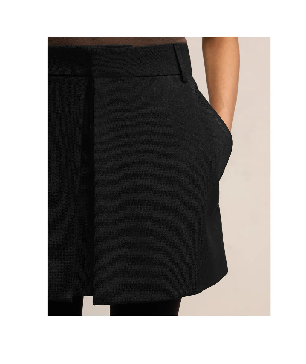 Concealed-Fastened Mini Skirt