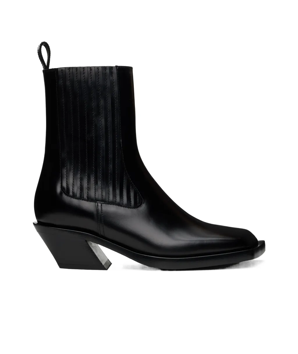 Square-Toed Short Boots