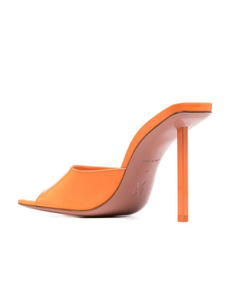 Laura Mules