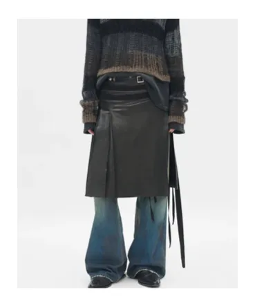 Distressed Loose-Fit Jeans