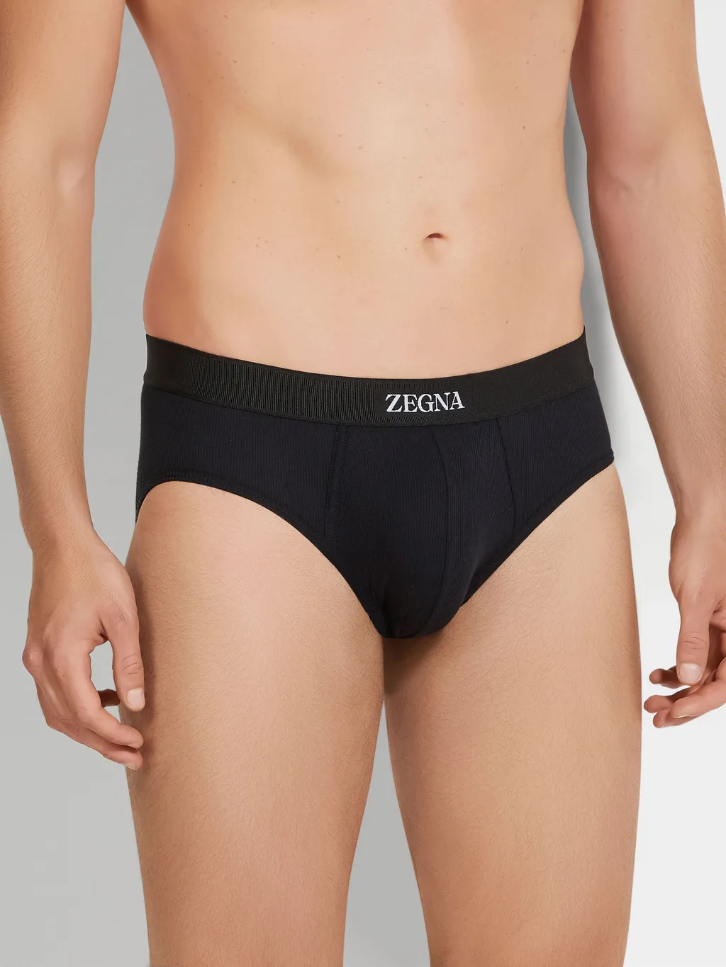 Logo Briefs