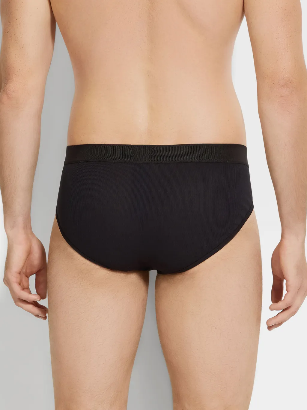 Logo Briefs