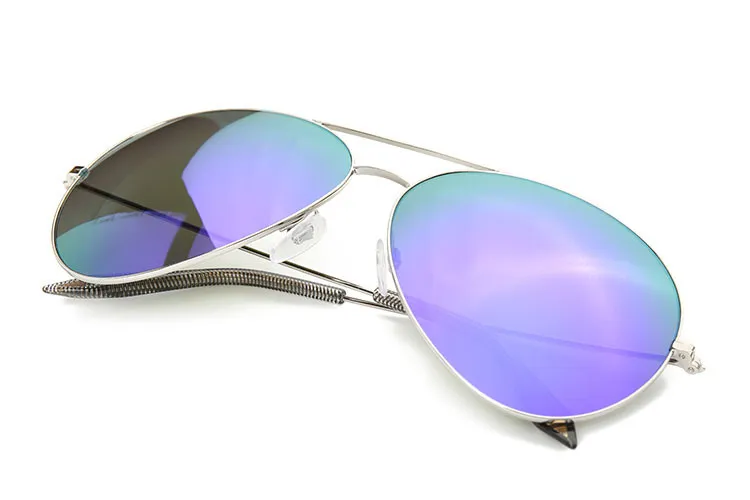 Classic Pilot Style Sunglasses