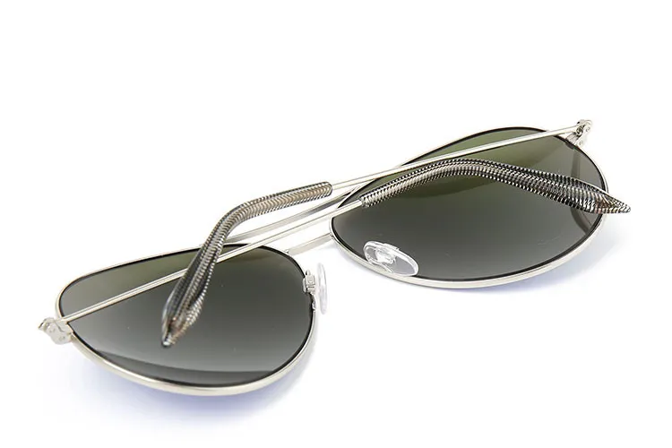 Classic Pilot Style Sunglasses
