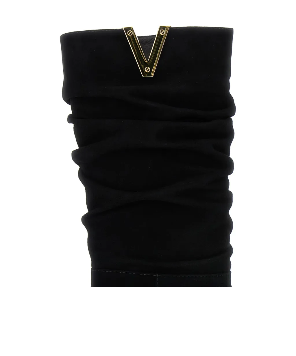 Heeled V Accent Boots