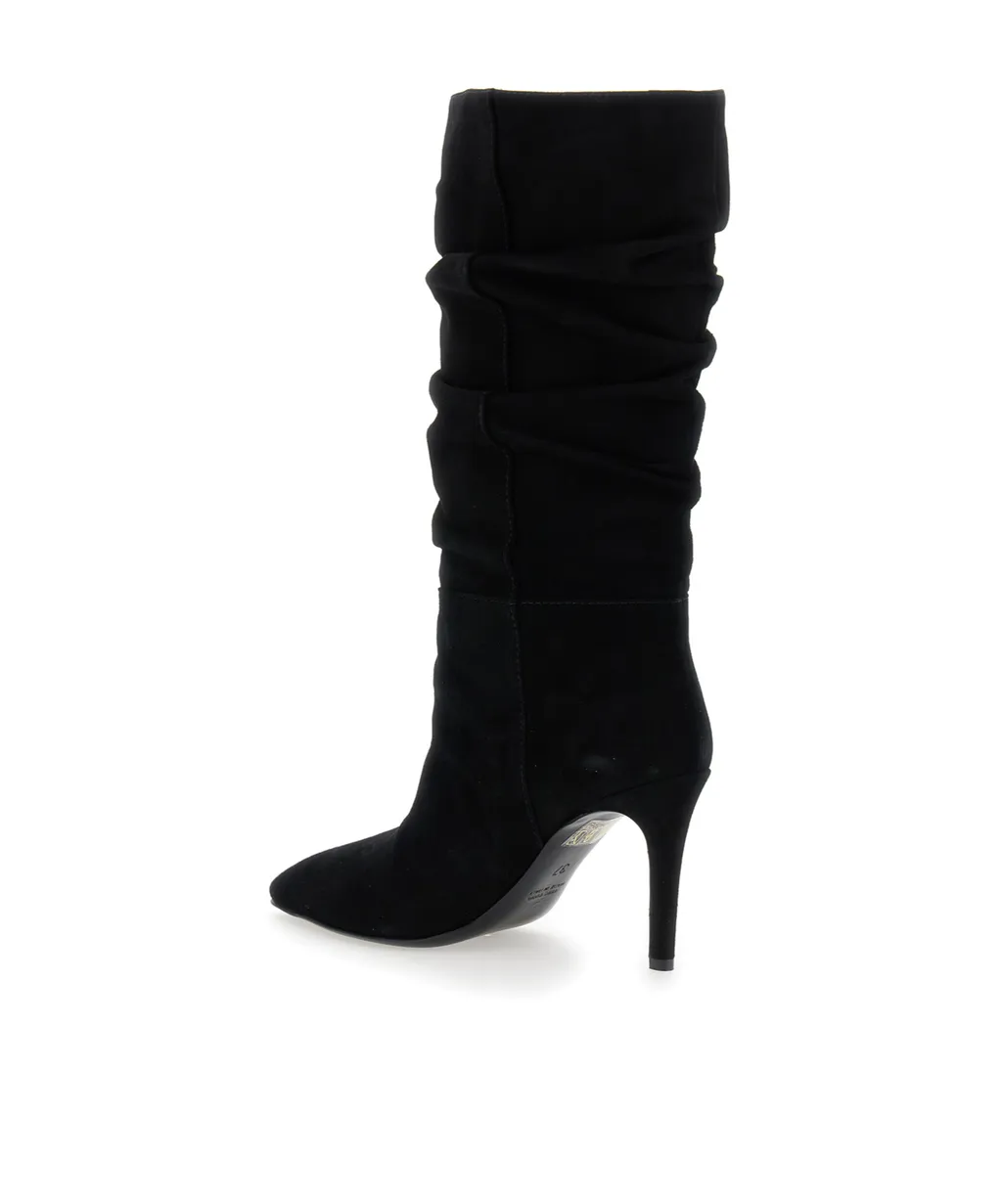 Heeled V Accent Boots