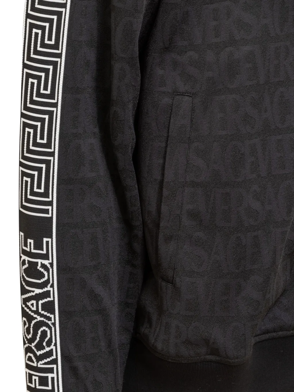 Long-Sleeved Zipped Sweatshirt