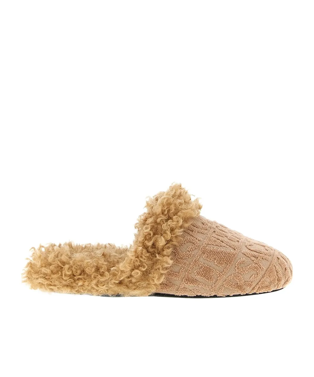 Round-Toed Slippers