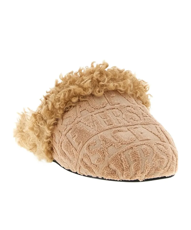 Round-Toed Slippers
