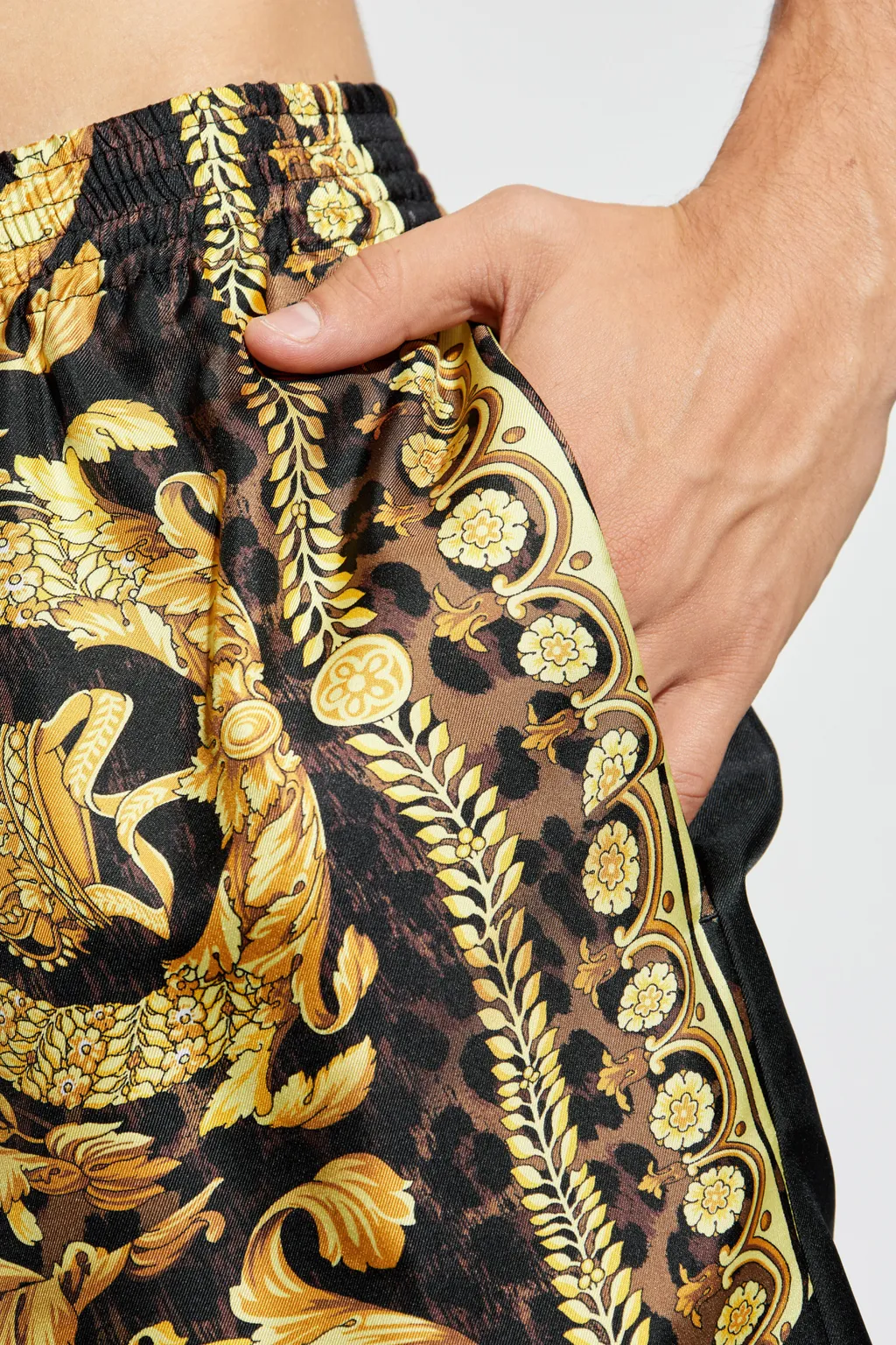Pattern-Printed Elasticated-Waistband Shorts