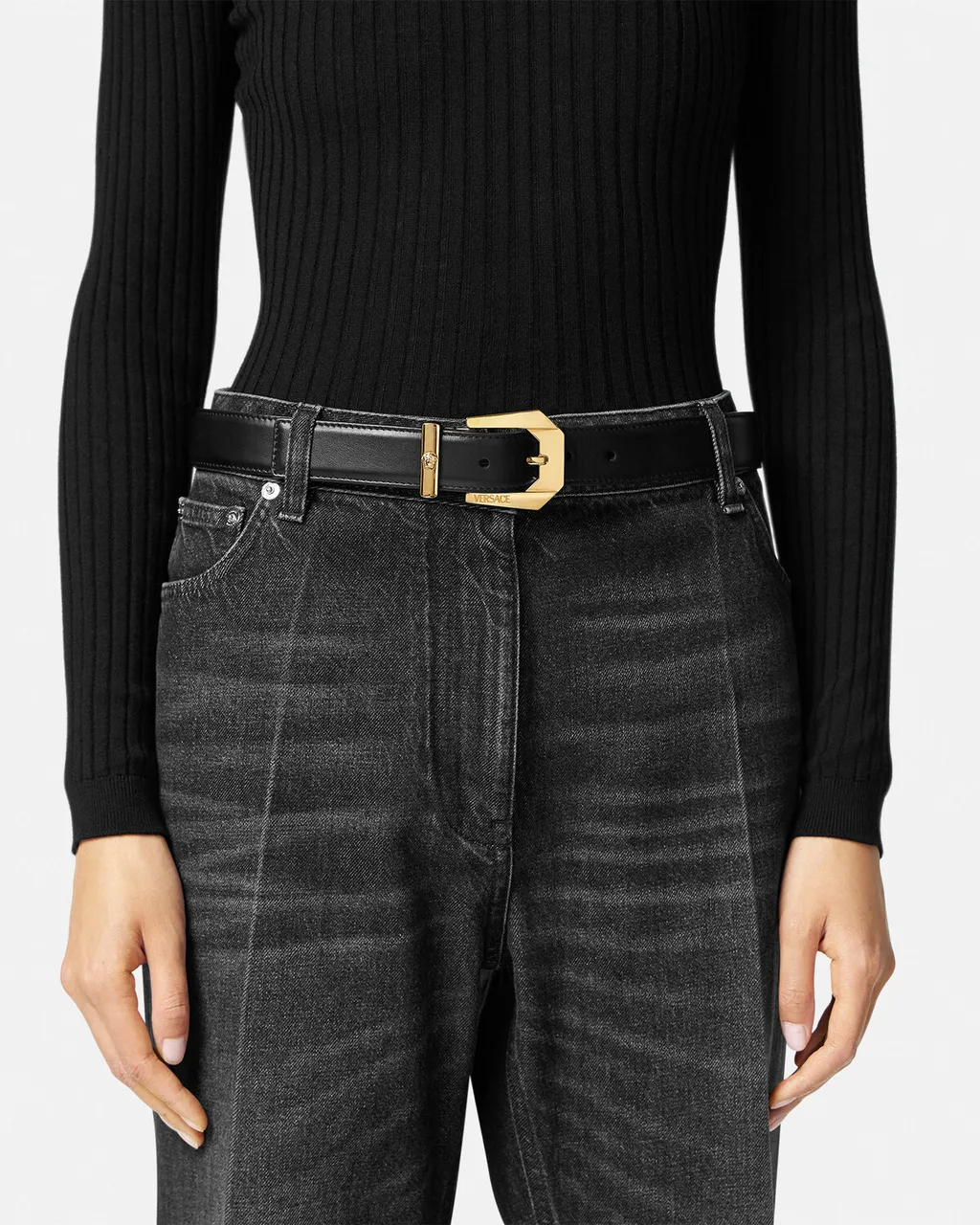 Medusa-Plaque Buckle Leather Belt