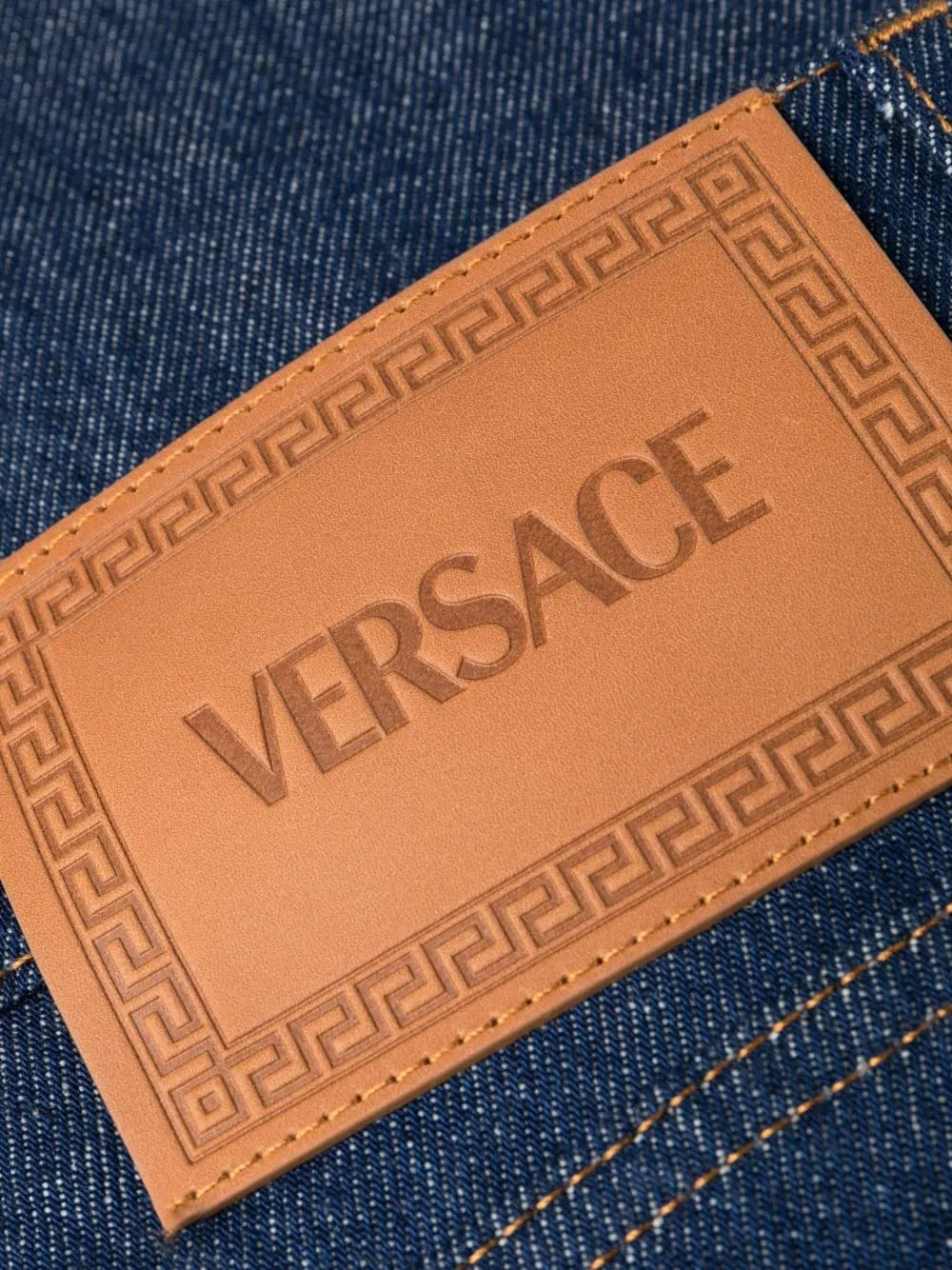 Logo-Patch Straight-Leg Jeans