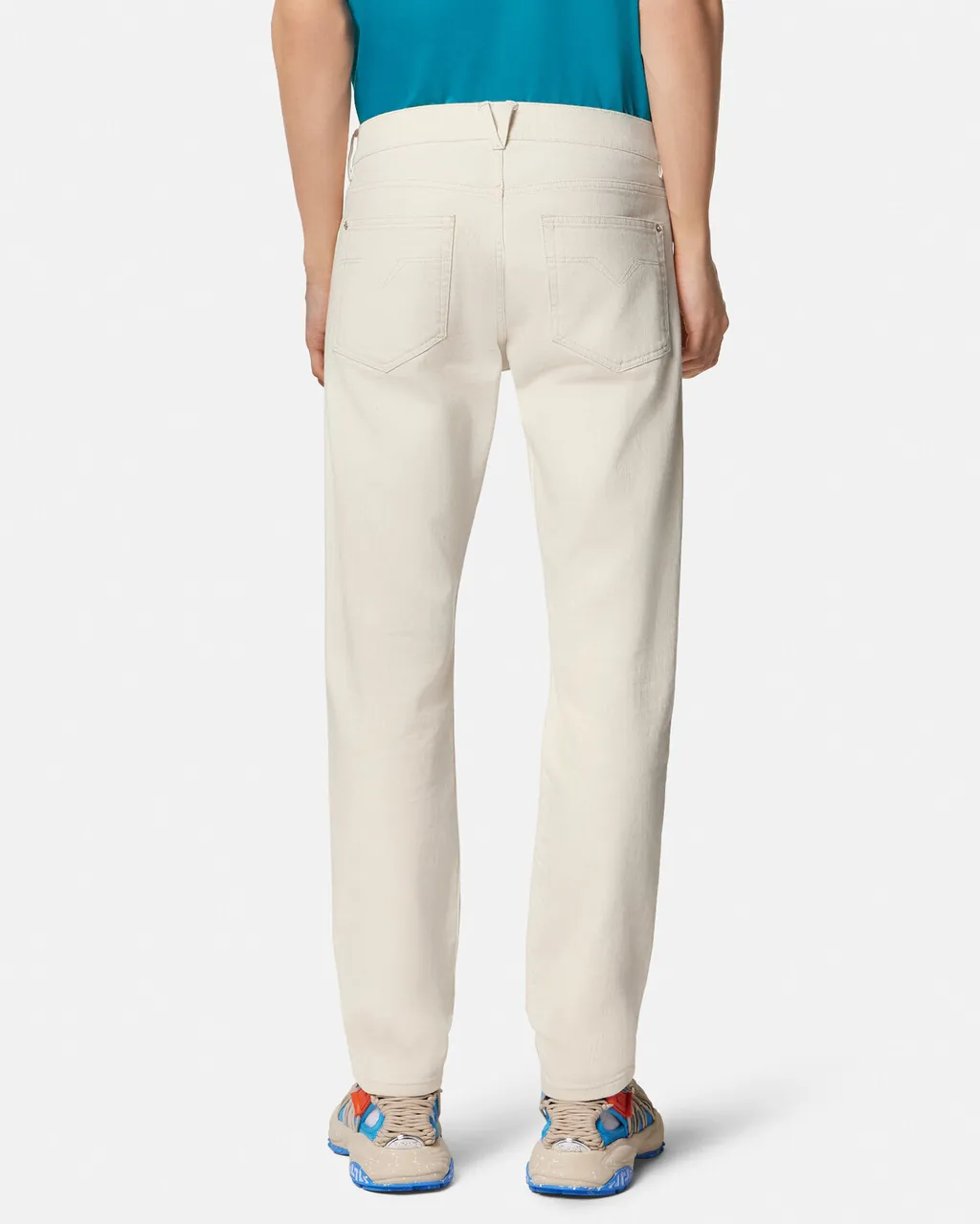 Logo-Patch Tapered Leg Jeans