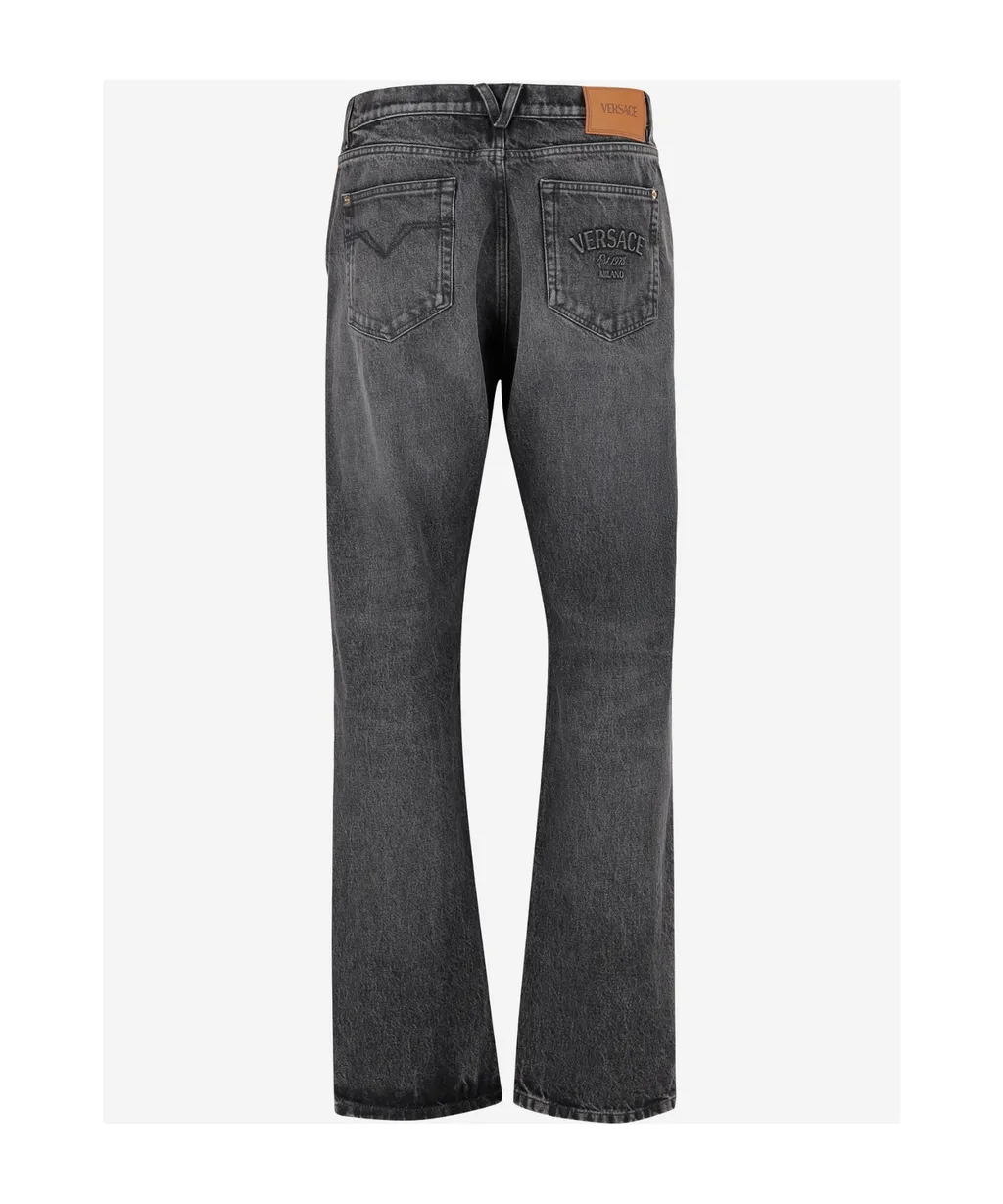 Logo-Patch Straight-Leg Jeans