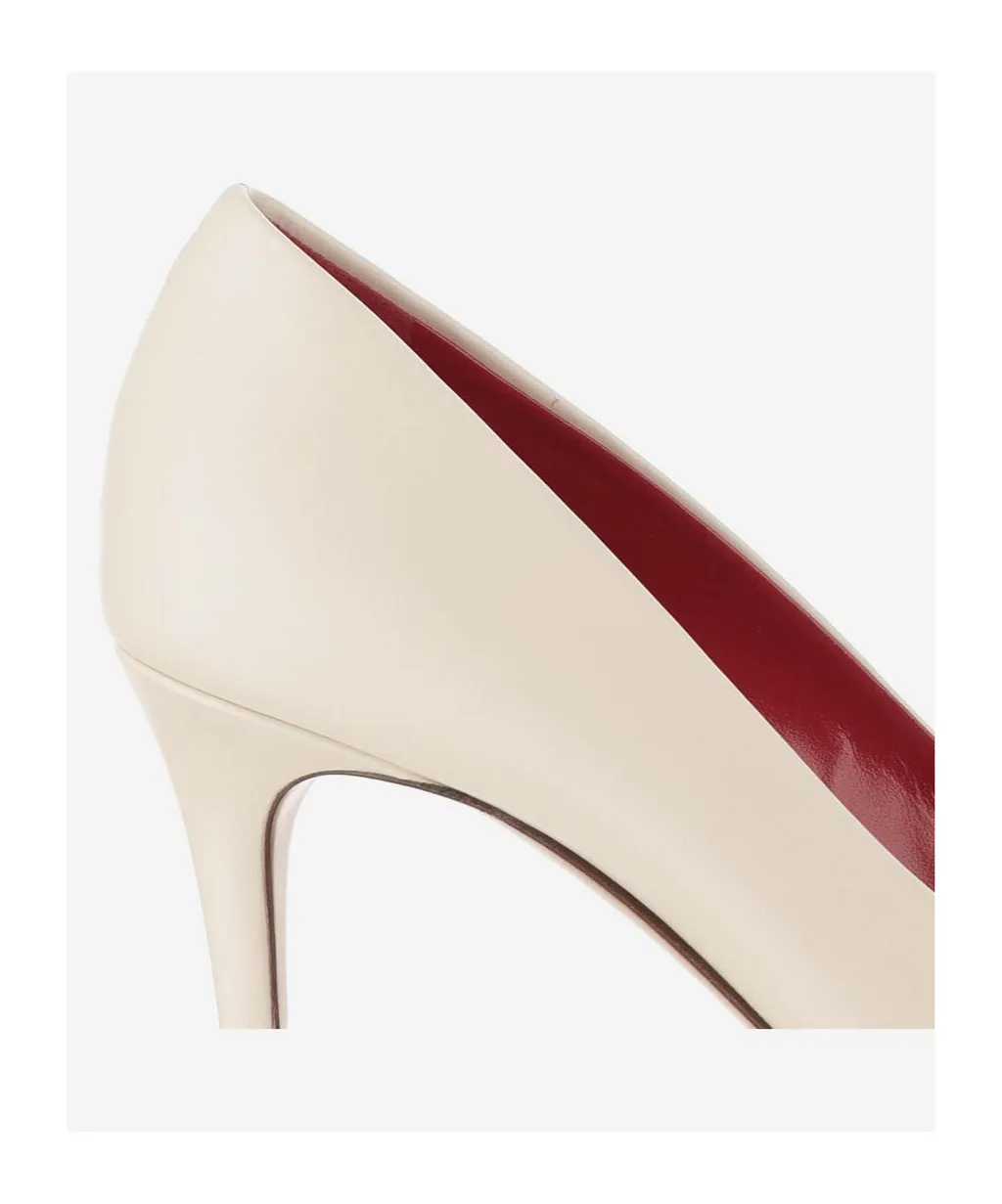 Vlogo Plaque Pointed Toe Pumps