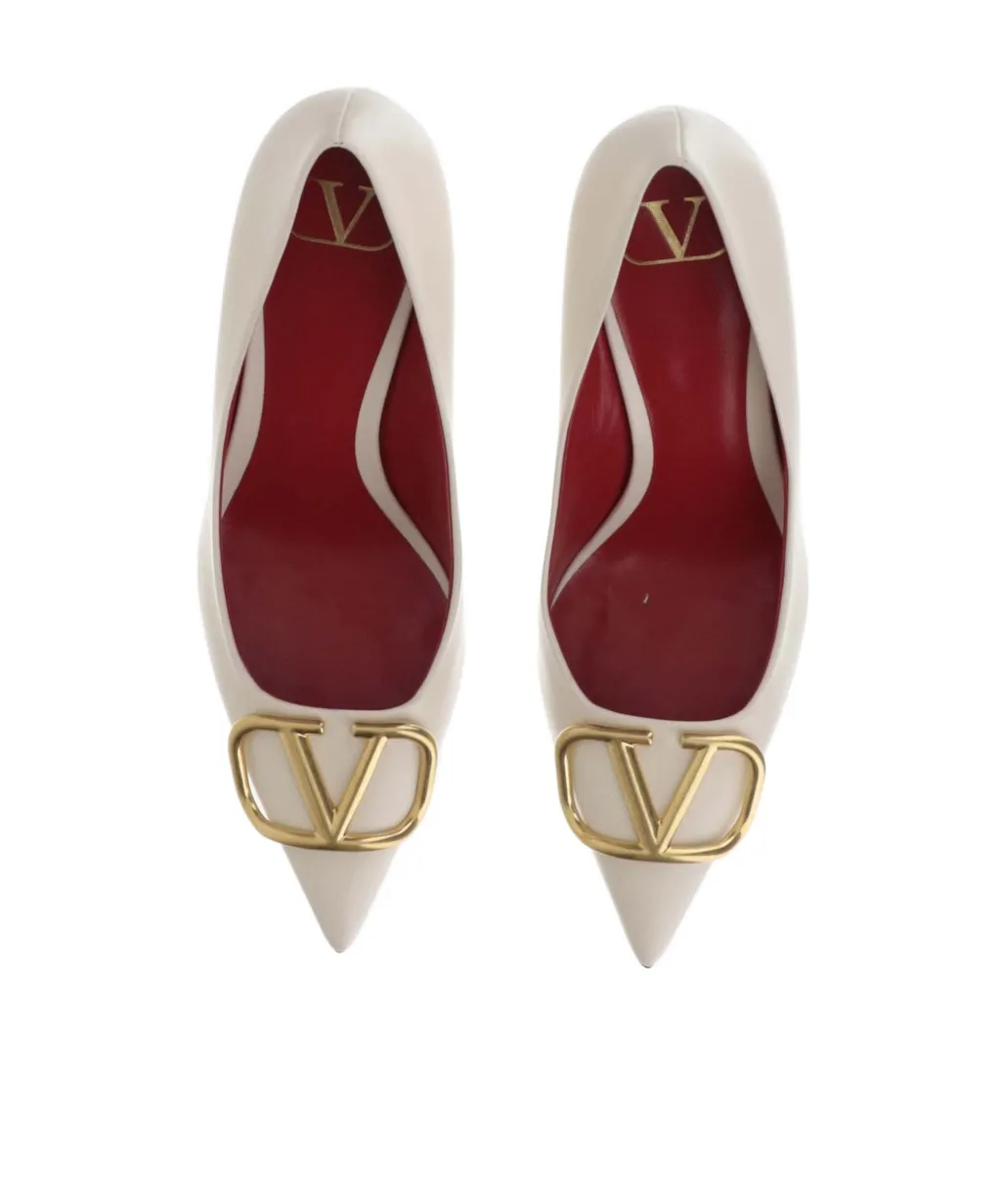 Vlogo Plaque Pointed Toe Pumps
