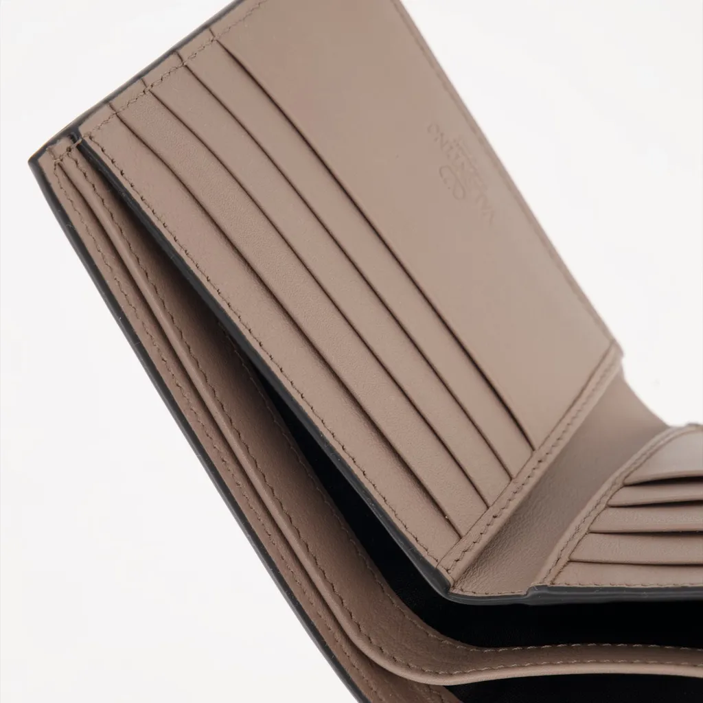 Vlogo Plaque Bi-Fold Wallet