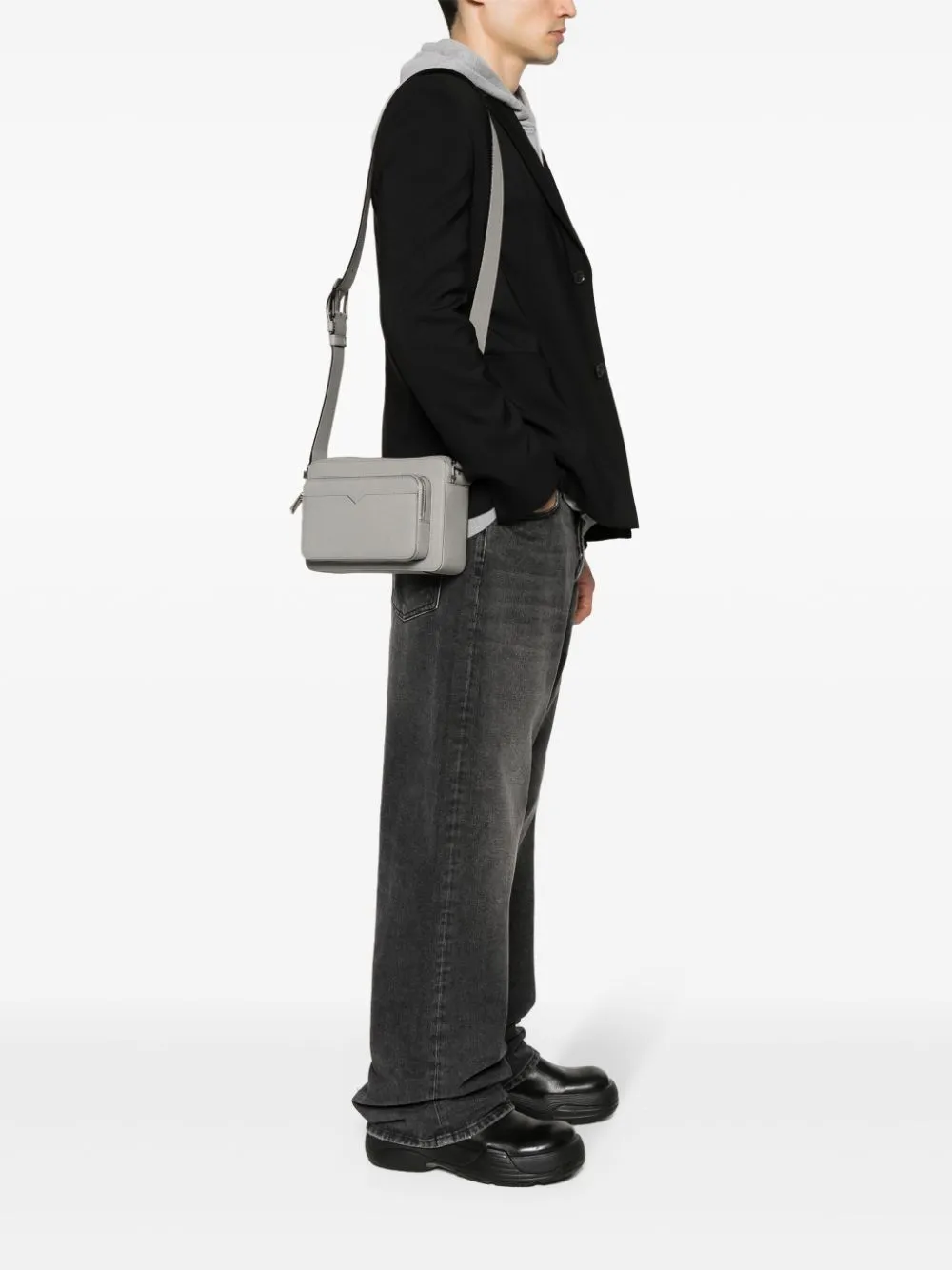 V-Line Reporter Zipped Messenger Bag