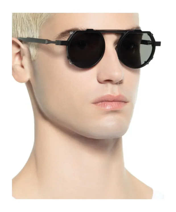 Round-Shaped Glasses