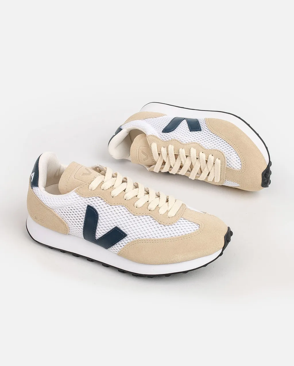Logo Low-Upper Sports Shoes