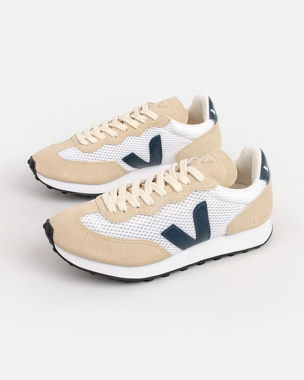 Logo Low-Upper Sports Shoes