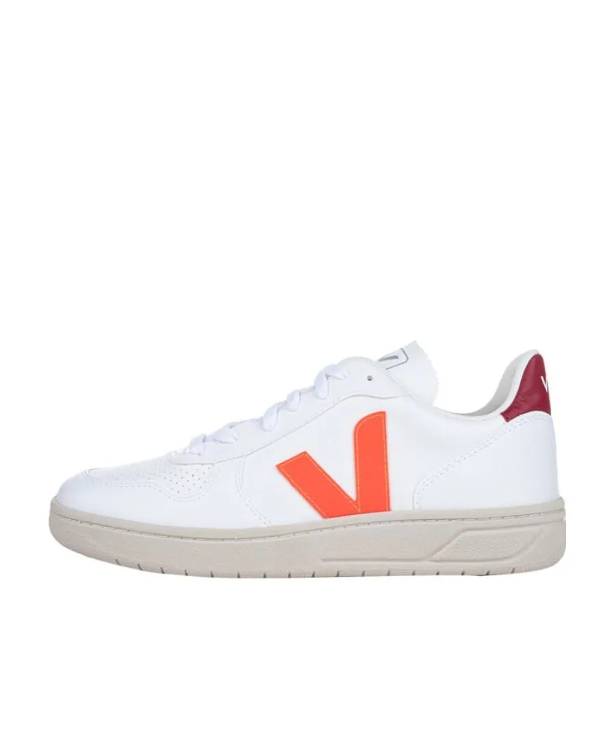 Logo Details Casual Sneakers