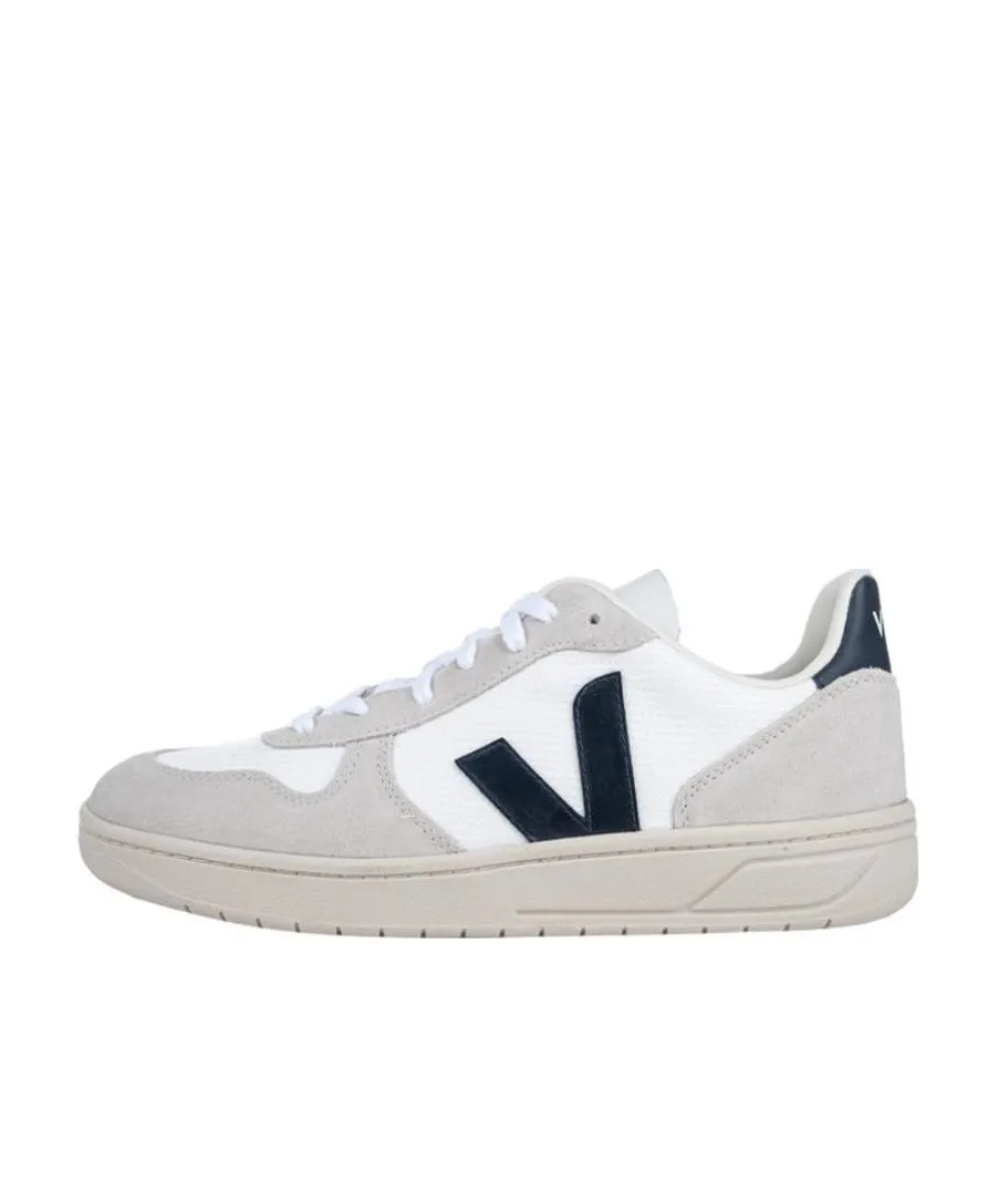 Logo Details Casual Sneakers