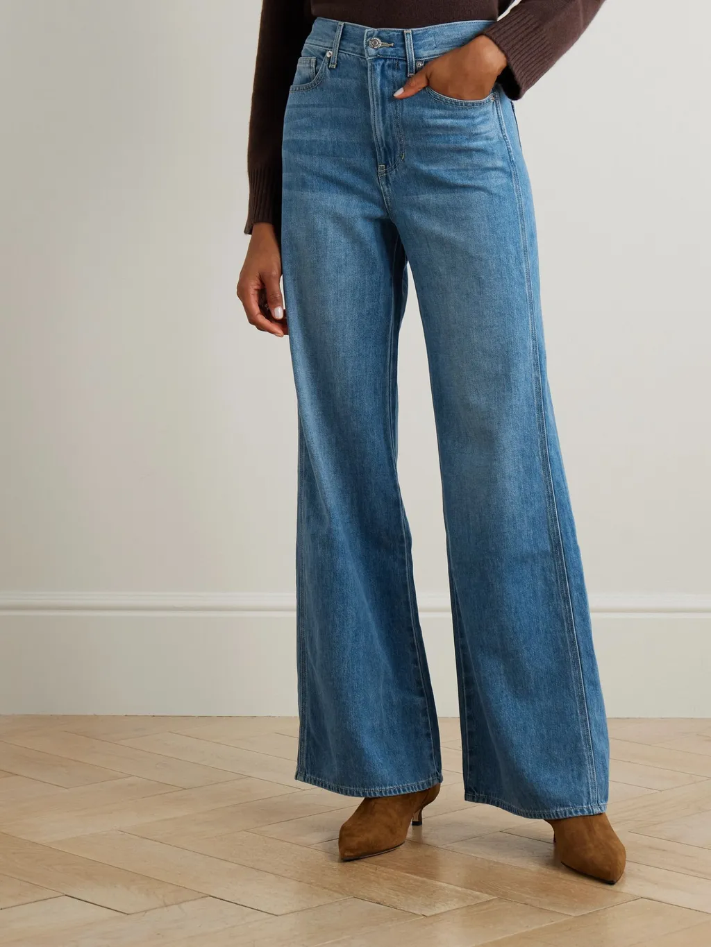 Wide-Leg Jeans
