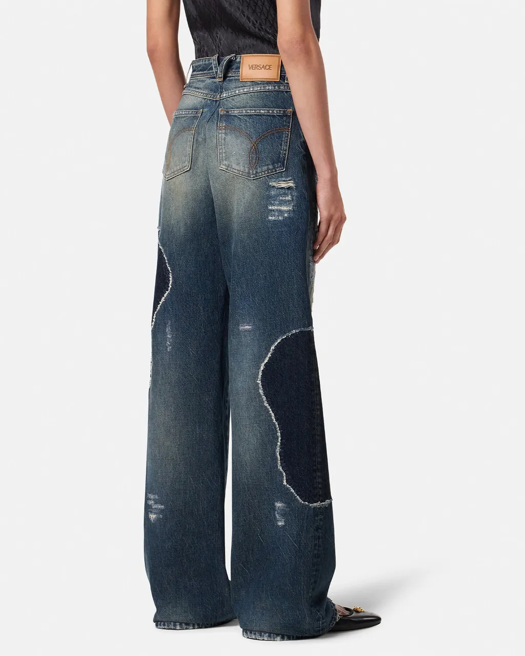 Logo-Patch Distressed Jeans