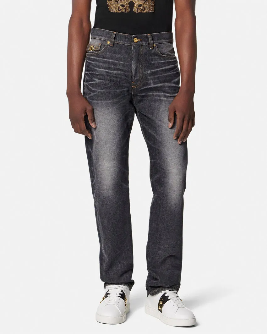 Logo-Patch Straight-Leg Jeans