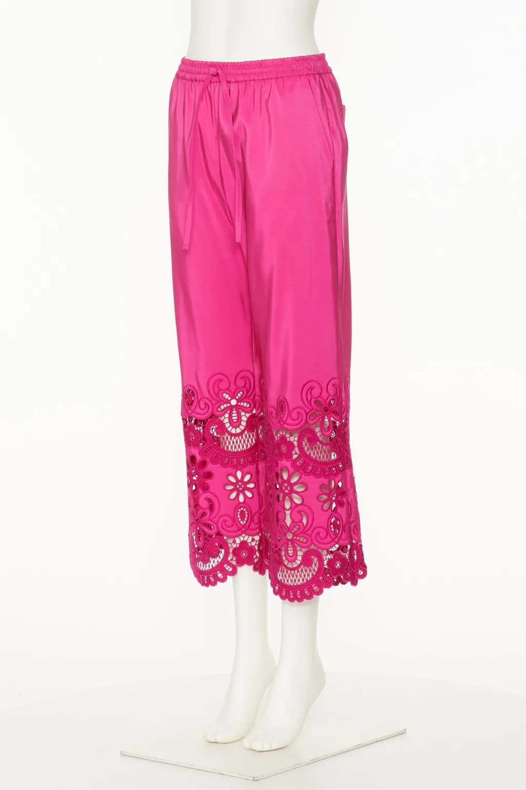 Elastic Waist Cropped Pants With Eyelet Detail