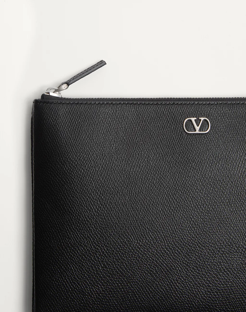 Vlogo Plaque Zip-Up Clutch Bag