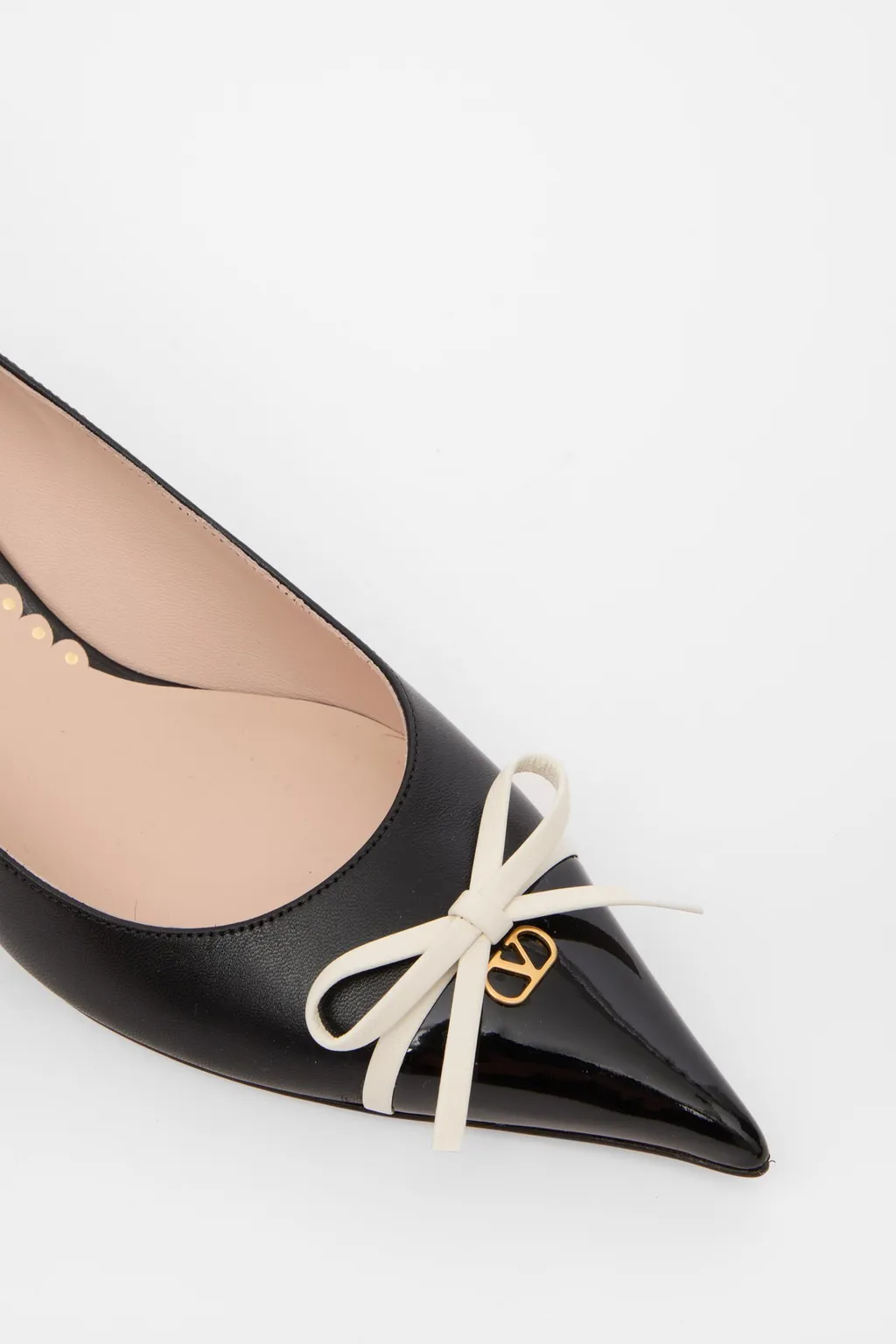 Bow Detailed Pointed Toe Pumps