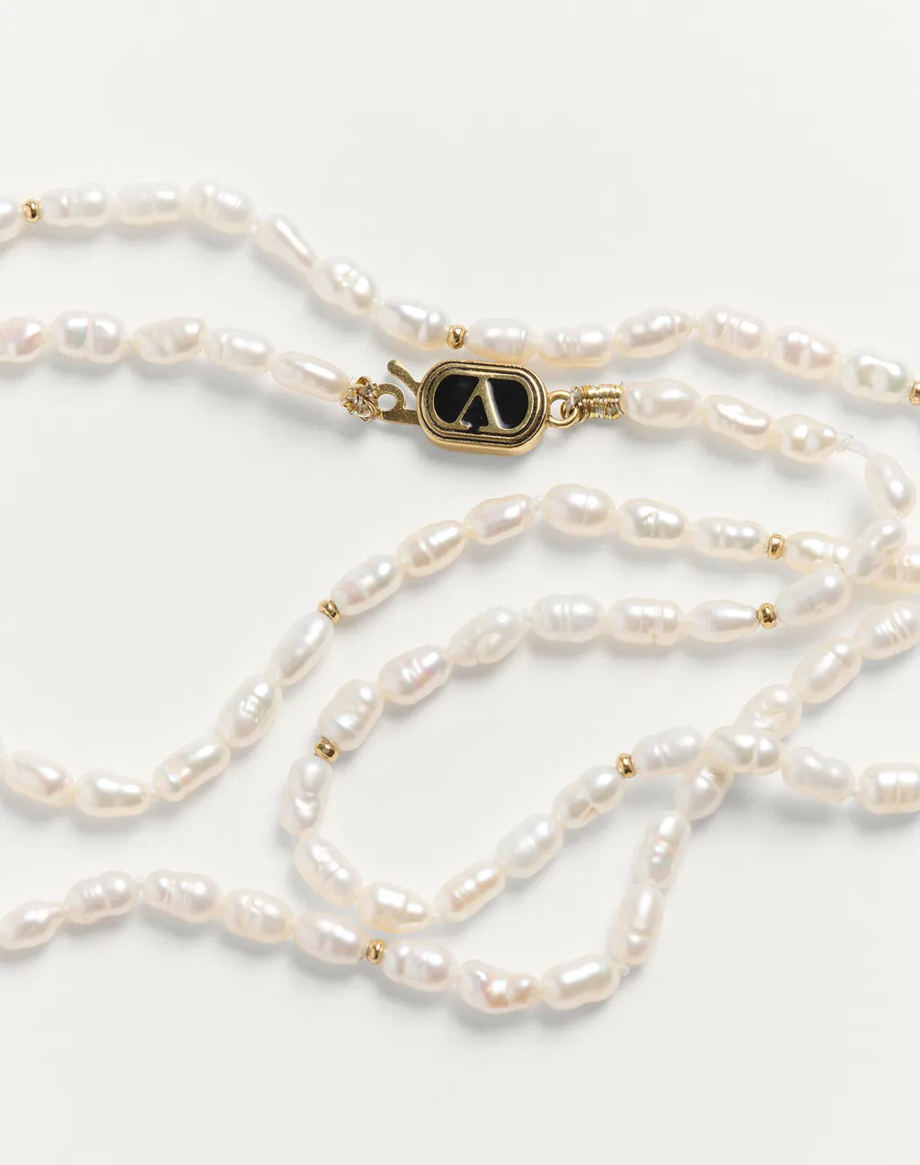 Oval Vlogo Signature Necklace