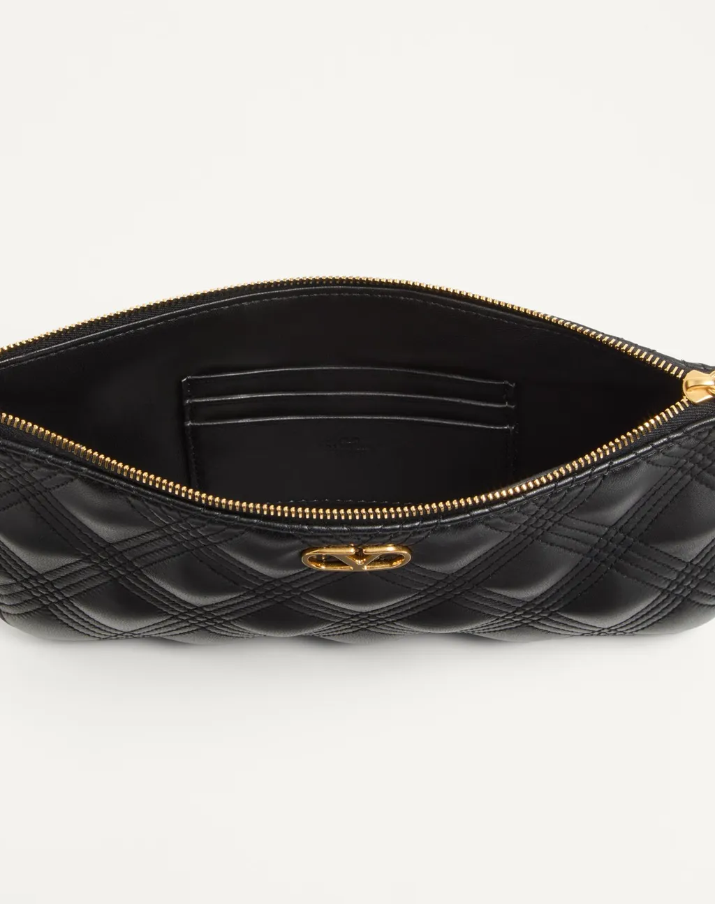 Garavani Quiltie 67 Pouch In Quilted Nappa
