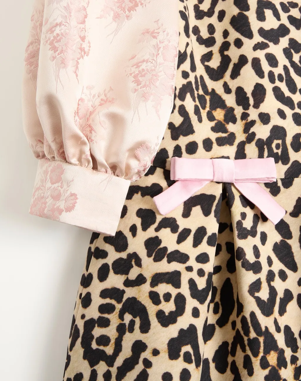 Leopard Printed Puff-Sleeved Mini Dress