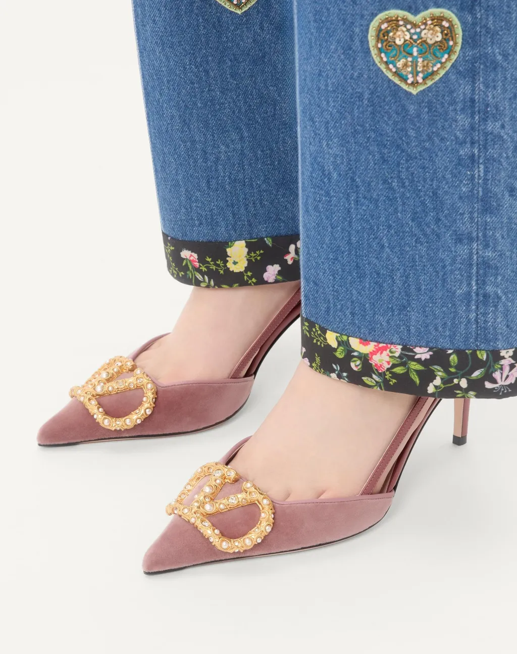 Vlogo Signature Pointed Toe Slingbacks