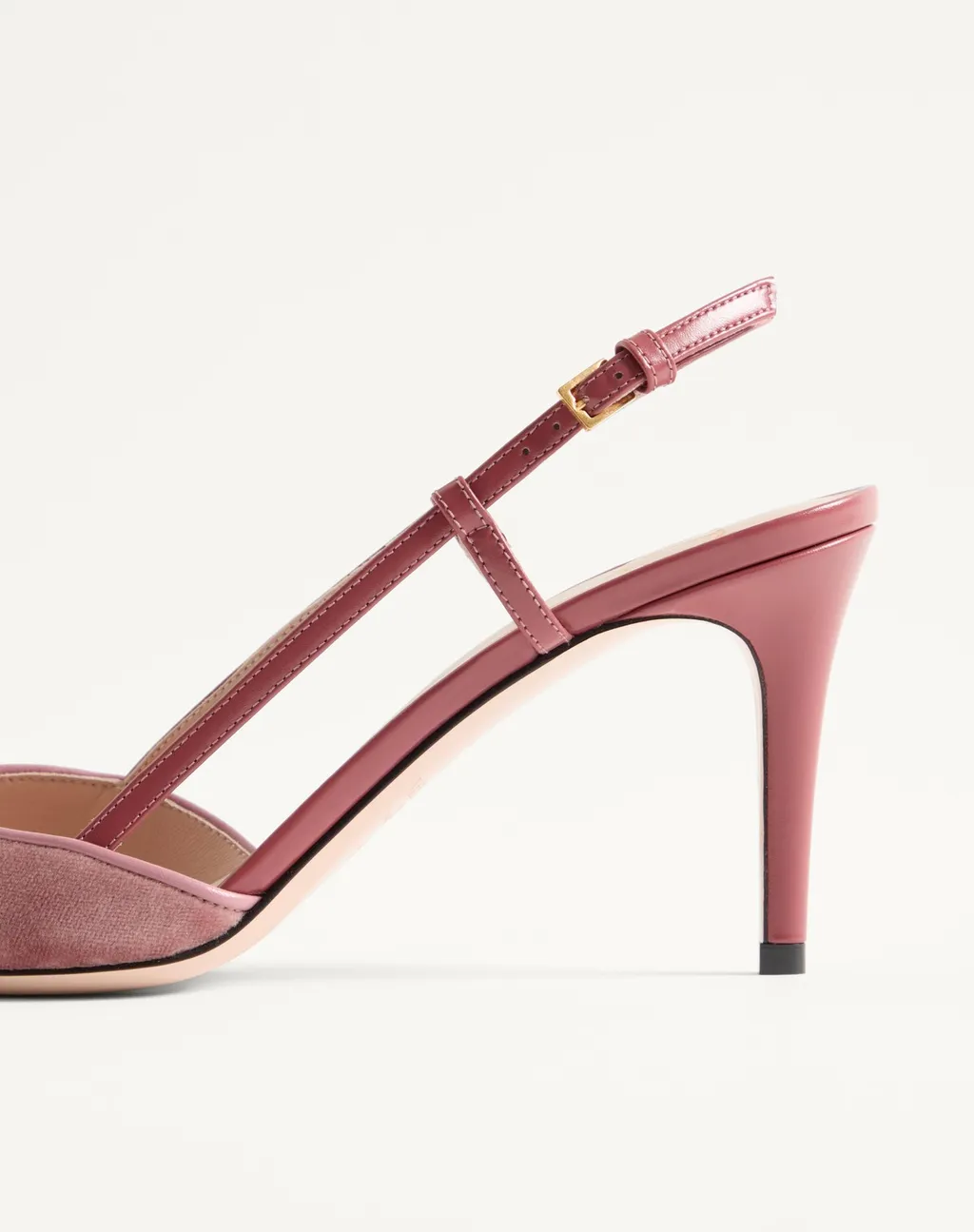 Vlogo Signature Pointed Toe Slingbacks
