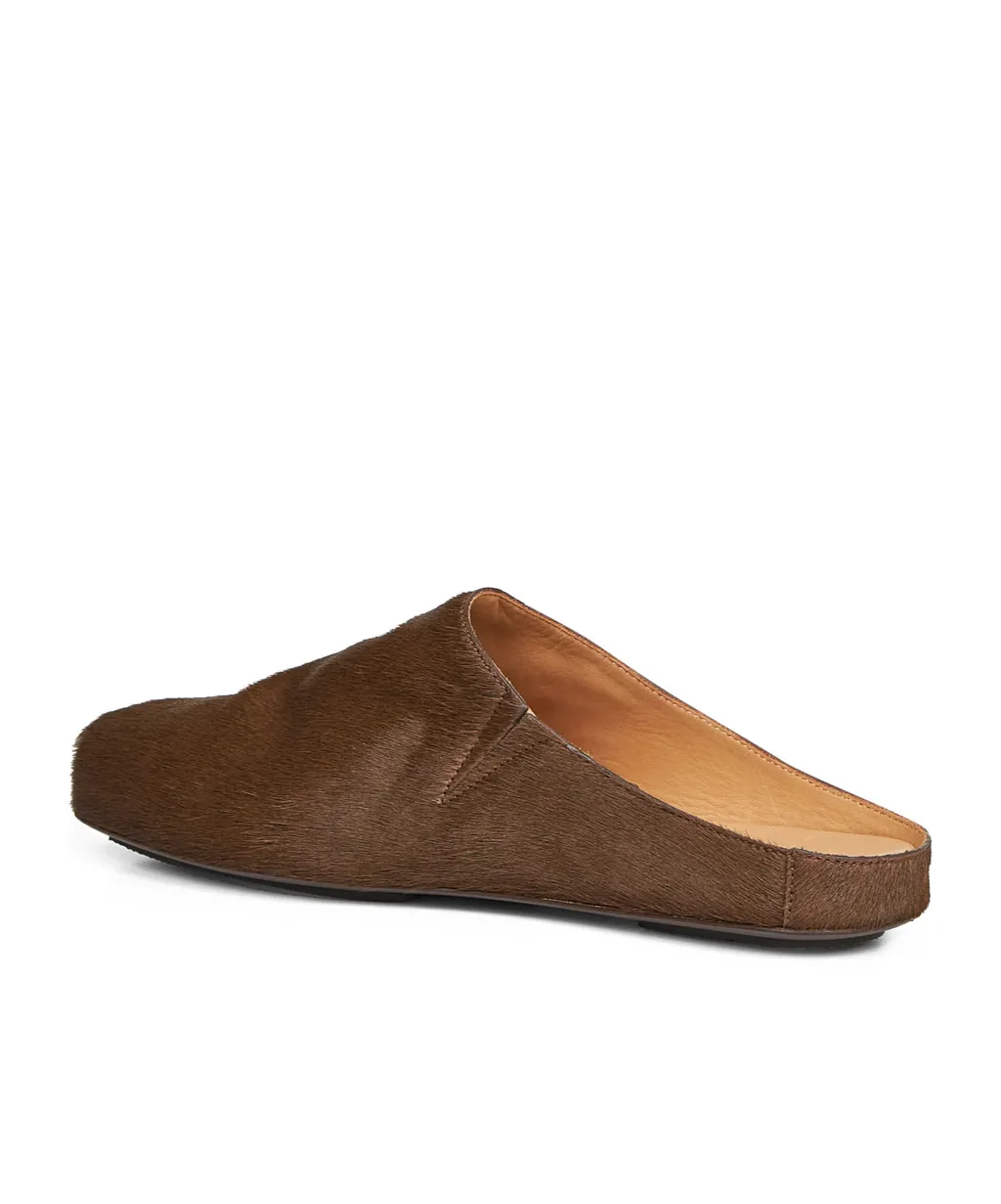 Round-Toed Slippers